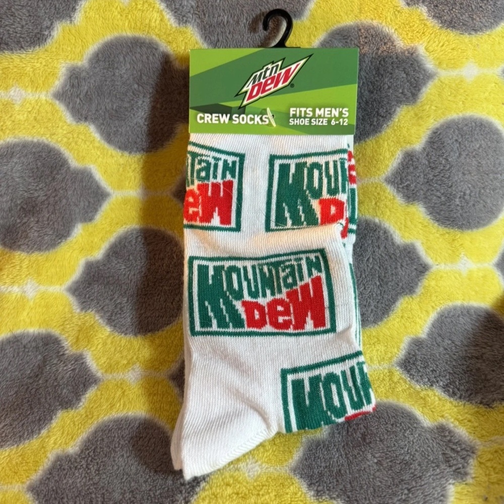 NWT Mountain Dew Crew Socks Mens Size 6-12